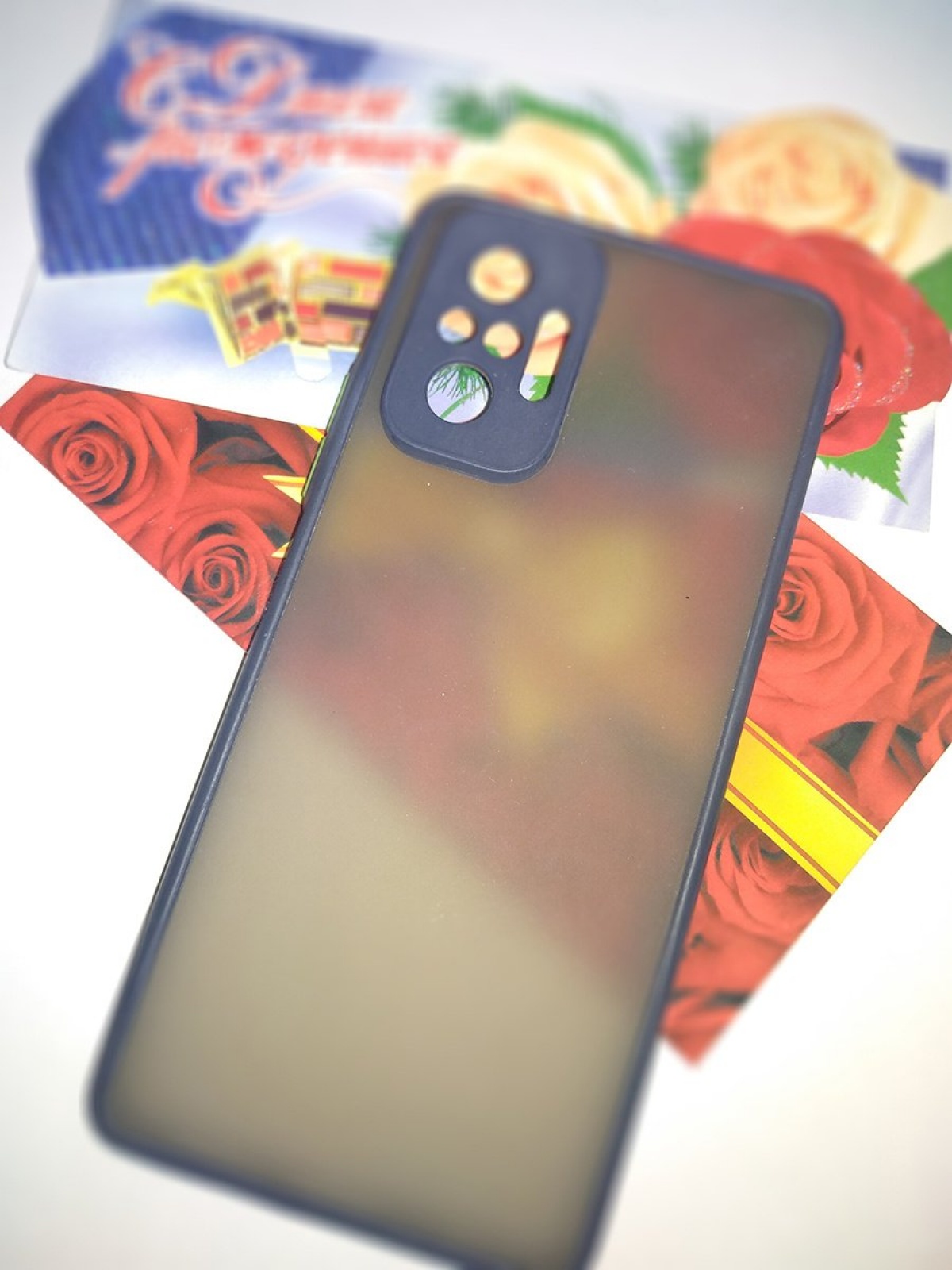 Чехол на телефон