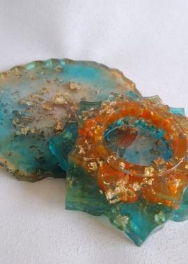 Набор Искры костра состоит из двух изделий:

&nbsp;

&nbsp;
