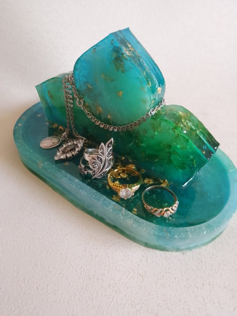 Подставка под бижутерию