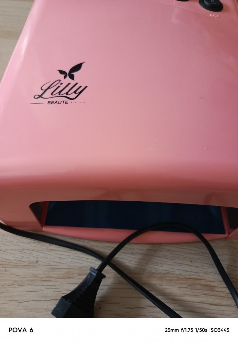 Лампа для быстрого маникюра